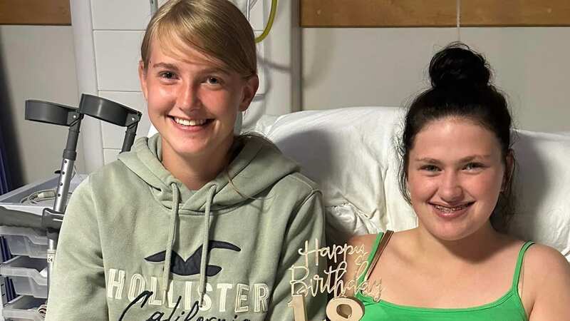 Amber Thomson (L) visited her twin sister Iona (R) in hospital on their 18th birthday (Image: Daily Record)