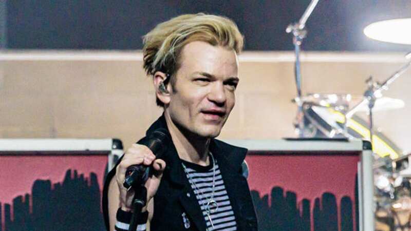 Deryck, the lead vocalist of Sum 41, has been rushed to hospital