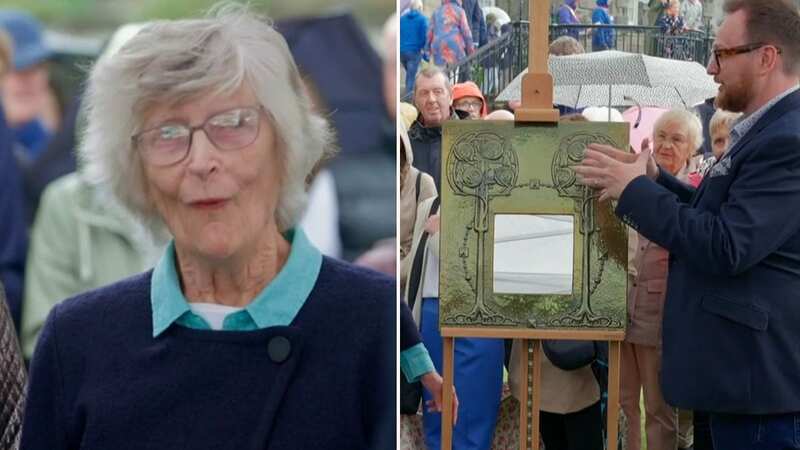 Antiques Roadshow crowd gasp over value of mirror as owner left open-mouthed