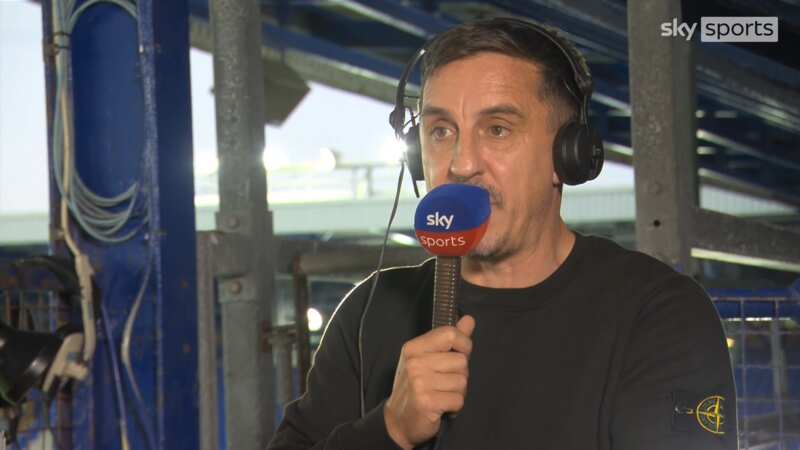 Gary Neville reaction to Chelsea substitution sums up chaotic transfer spending