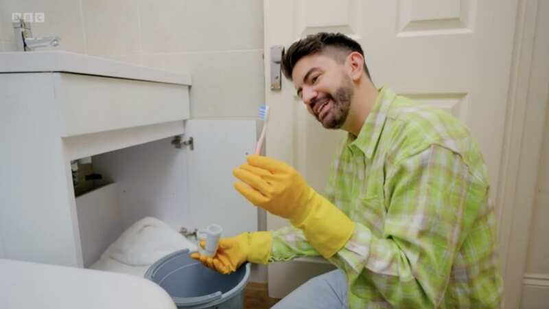 Cleaning expert Iwan Carrington has shared his top hack for dealing with blocked sinks (Image: BBC)