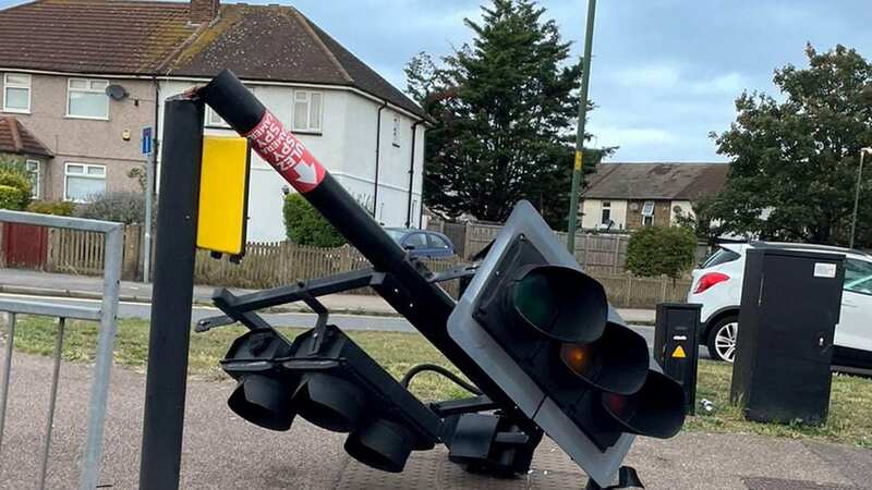 The damaged traffic lights in Dartford (Image: SWNS)