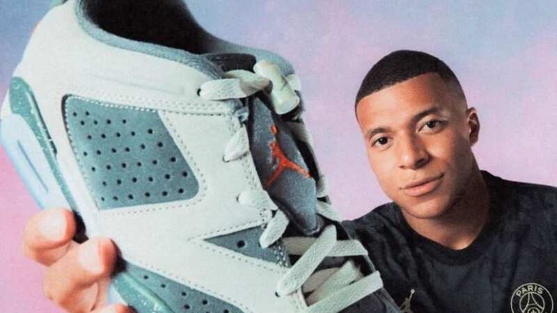 Mbappe with the Air Jordan 6 Retro (Image: PSG)