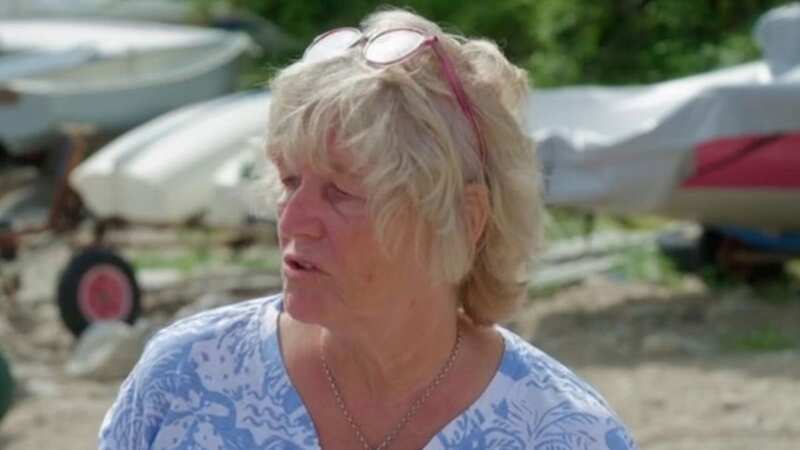 Antiques Roadshow guest stunned over huge value of artwork retrieved from skip