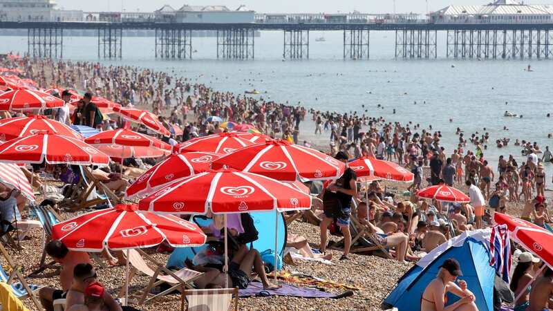 Beaches, like the one in Brighton, might be busy again on the weekend (Image: Anadolu Agency via Getty Images)