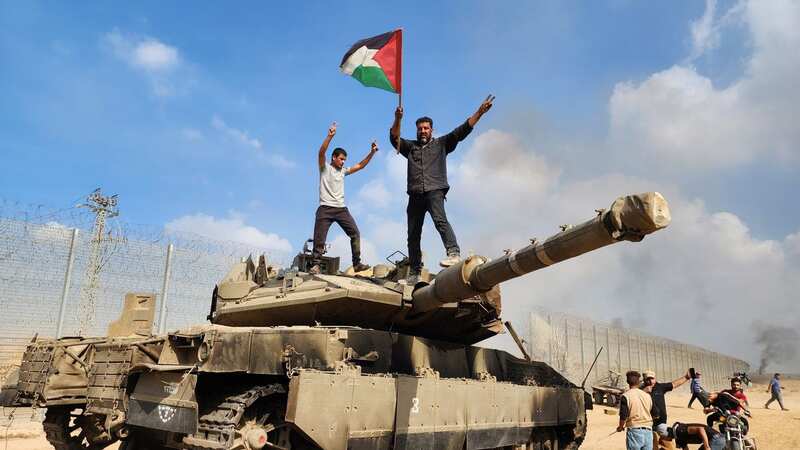 Hamas captures tank of Israeli forces in Gaza (Image: Anadolu Agency via Getty Images)