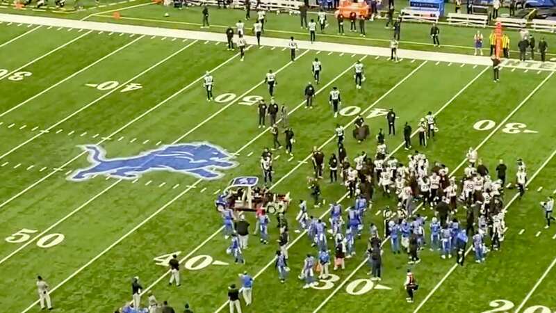 Both teams watched on in fear as Chandler Zavala received treatment. (Image: David Newton/Twitter)