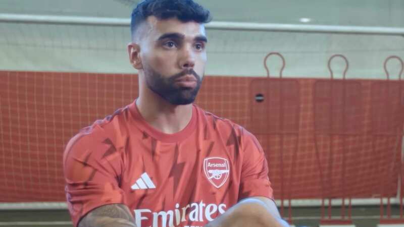 Raya breaks his silence on Ramsdale relationship - "He