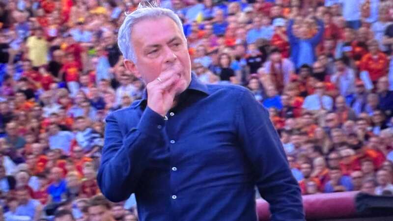 Jose Mourinho mimicking tears (Image: Twitter)