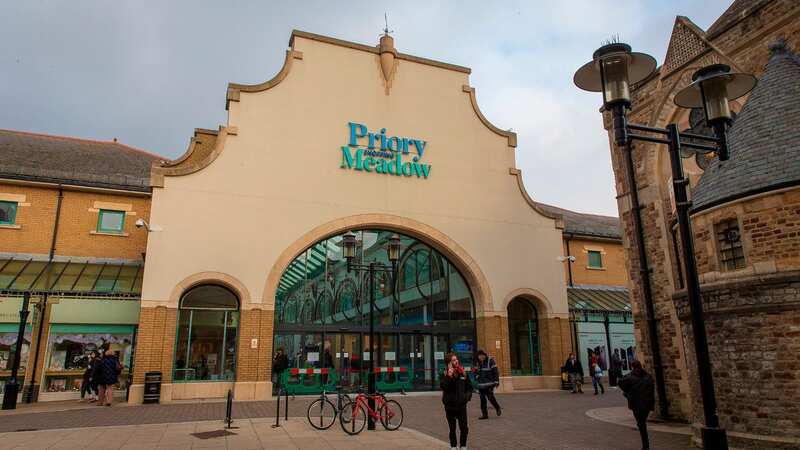 Priory Meadow Shopping Centre was evacuated due to flooding (Image: Adam Gerrard / Daily Mirror)
