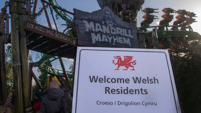 Chessington World of Adventures has written a cheeky message to Welsh drivers with the 