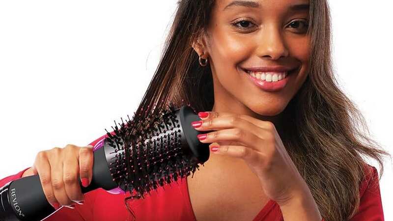 The Revlon two-in-one tool stops hair from looking frizzy (Image: Amazon)