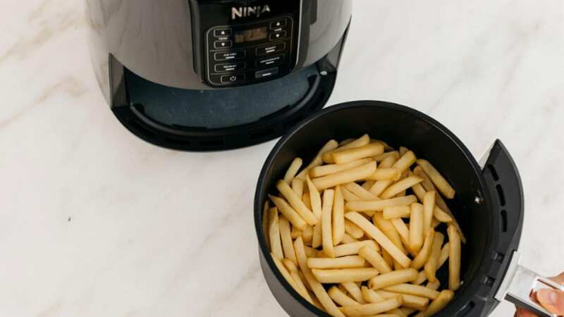 Get your hands on this top selling air fryer for £70 less today (Image: AMAZON)