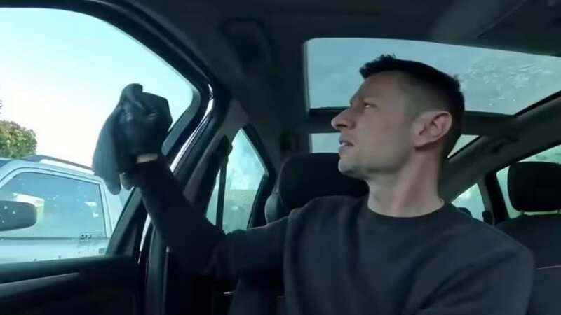 He showed motorists how to do it (Image: Epic Automotive Detailing)