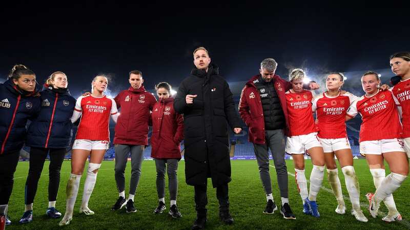 Jonas Eidevall, Manager of Arsenal, leads a team-talk at The King Power Stadium (Image: Photo by Alex Burstow/Arsenal FC via Getty Images)