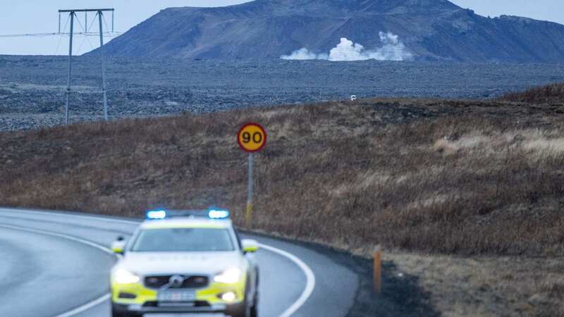 Police are stopping people from entering Grindavik (Image: Andy Commins / Daily Mirror)