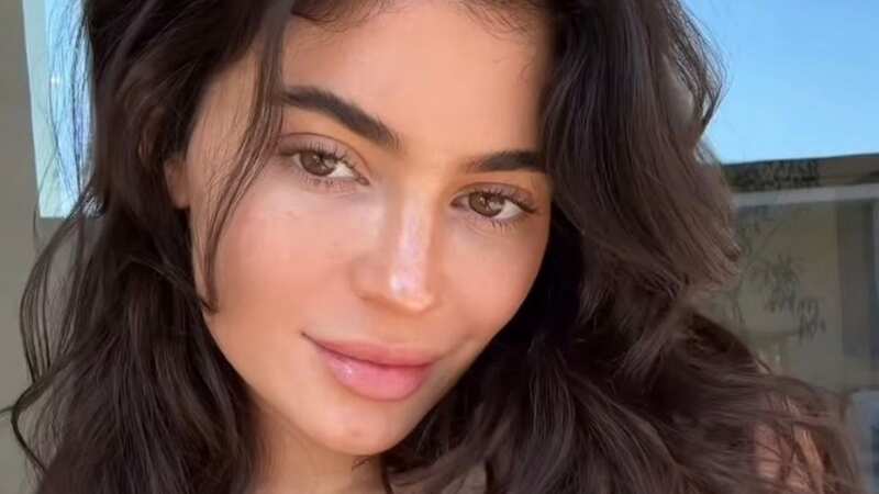 Kylie Jenner wows fans as she goes completely makeup free