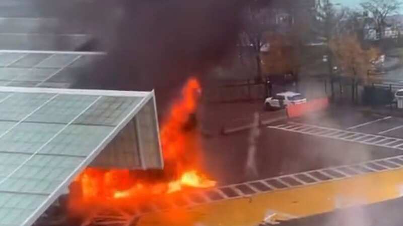 Niagara Falls explosion vid shows huge fireball as car explodes at border