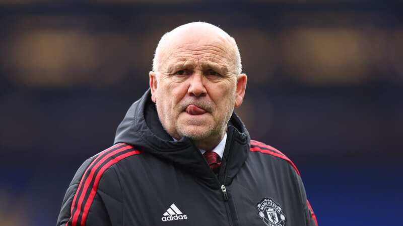 Mike Phelan asks Man Utd stars four questions ahead of must-win Galatasaray tie