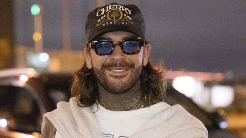 Pete Wicks arrives in Australia after defending Sam Thompson amid Zara snub