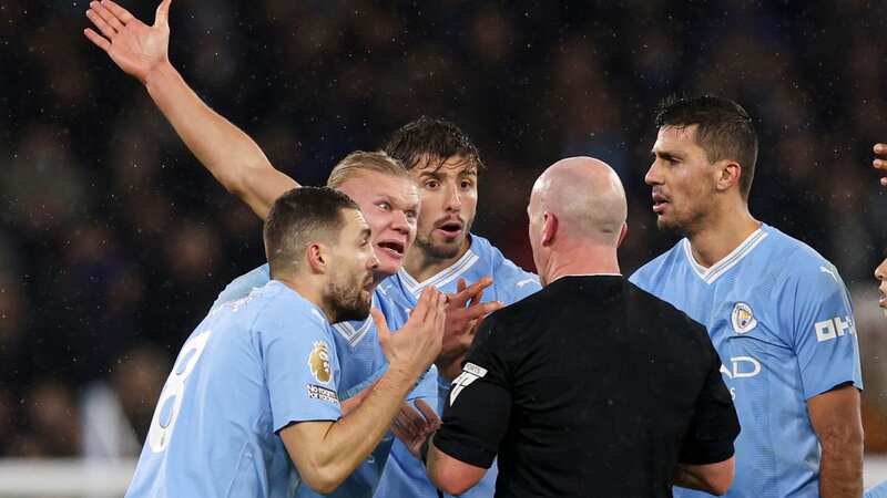 Premier League make decision on ref Simon Hooper after costly Man City blunder