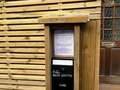 Homeowner threatens cold callers with £25,000 fine and puts up massive fence qhxidiqxkiqxeinv