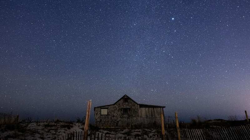 Geminid meteor shower lights up the night sky in stunning cosmic display
