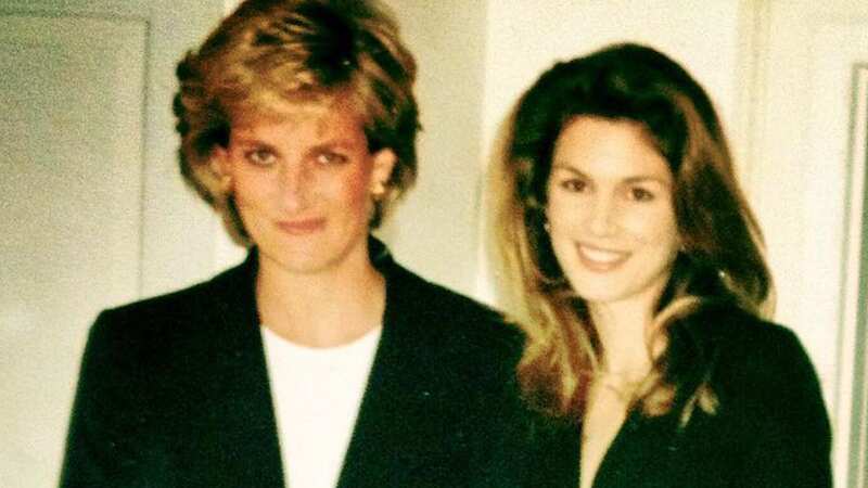 Cindy posing alongside Princess Diana