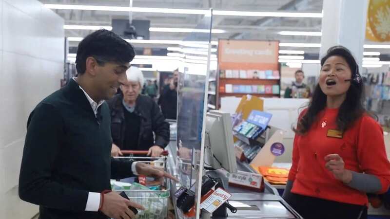 Rishi Sunak finally learns to use contactless machine in Christmas miracle