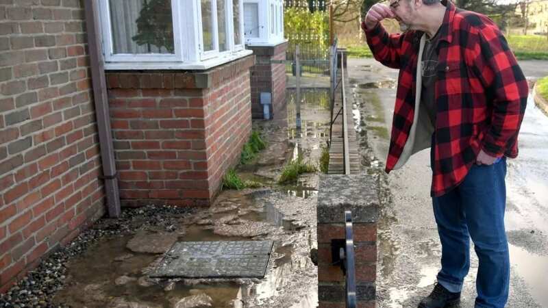 Residents claim they now face wading through ankle-deep and foul-smelling sewage to access their homes (Image: Donna Clifford/ Hull Live)