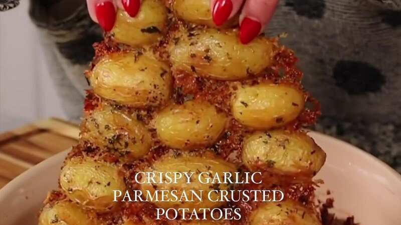 These garlic parmesan-crusted potatoes are amazing. (Image: kalejunkie/Instagram)