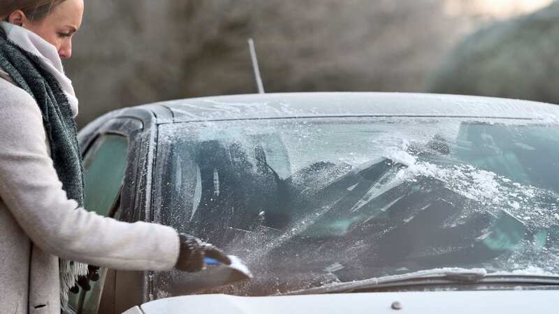 Brits should expect to wake up to frost-covered cars for the next week or so (Image: PA)