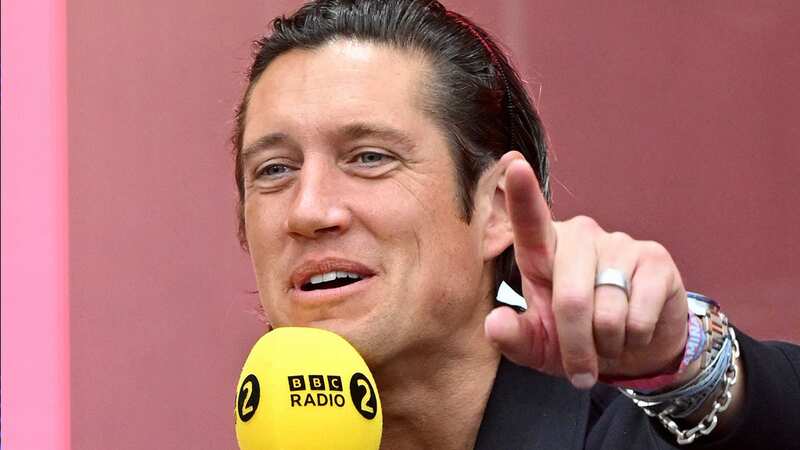 Vernon Kay has announced that he will be hosting BBC Radio 2