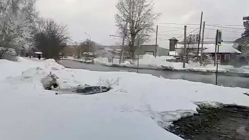 Icy floods have hit the Russian city of Novosibirsk, Siberia, after a Soviet-era pipe burst (Image: telegram)