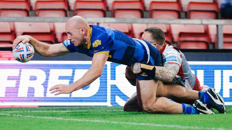 Lee Kershaw scores for Wakefield against Leigh but is now looking for a new club (Image: Alex Whitehead/SWpix.com)