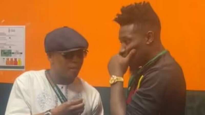 Andre Onana was spotted talking to Liverpool flop El Hadji Diouf at AFCON (Image: L
