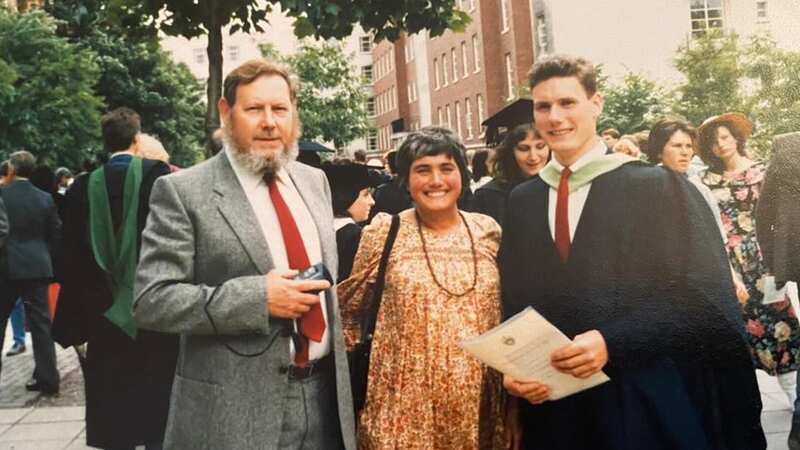Keir Starmer with his parents, Rodney and Josephine
