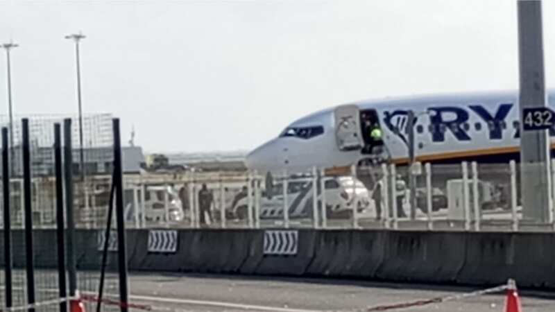 The alleged Ryanair plane from the incident at Faro airport today
