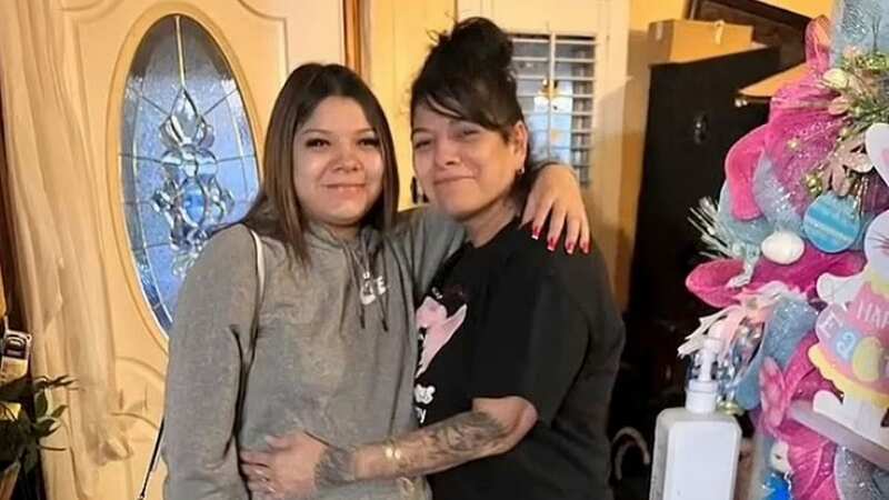 Savanah with her mother (Image: KENS 5)