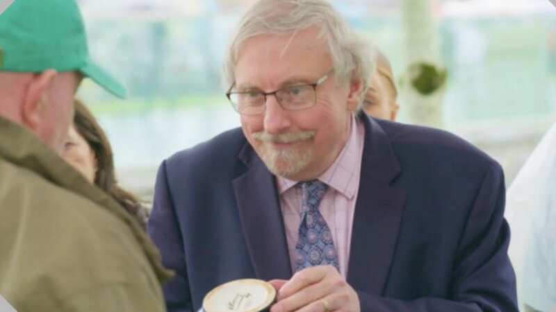Antiques Roadshow guest reed-faced as ‘100-year-old’ vase is dealt major blow