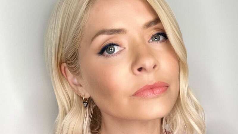 Holly Willoughby shares cryptic 