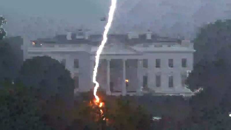 Six bolts of lightning hit opposite the Whitehouse in Washington, US