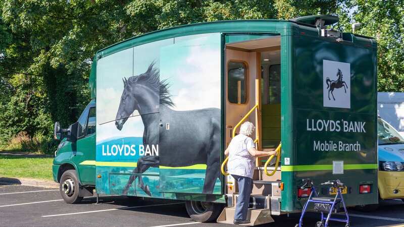 Lloyds Bank is shutting down its mobile banking service this year (Image: No credit)