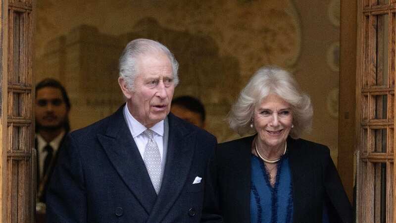 King Charles leaves the London Clinic with Queen Camilla (Image: Ian Vogler / Daily Mirror)