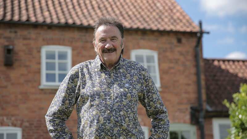 Paul Chuckle contacts brother Barry