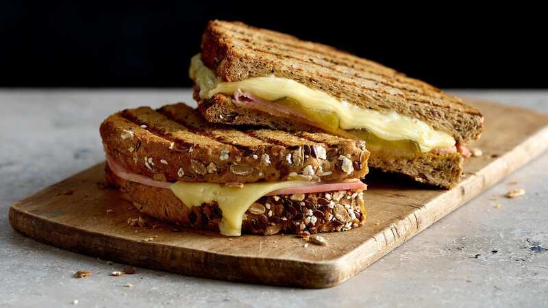 How do you cook a simple ham and cheese toastie? (Stock photo)