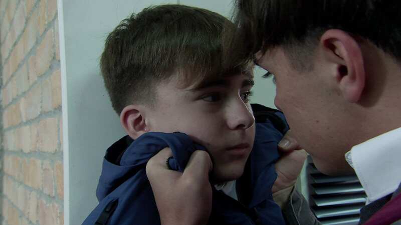 Coronation Street star apologises to co-star after heartbreaking bullying scenes
