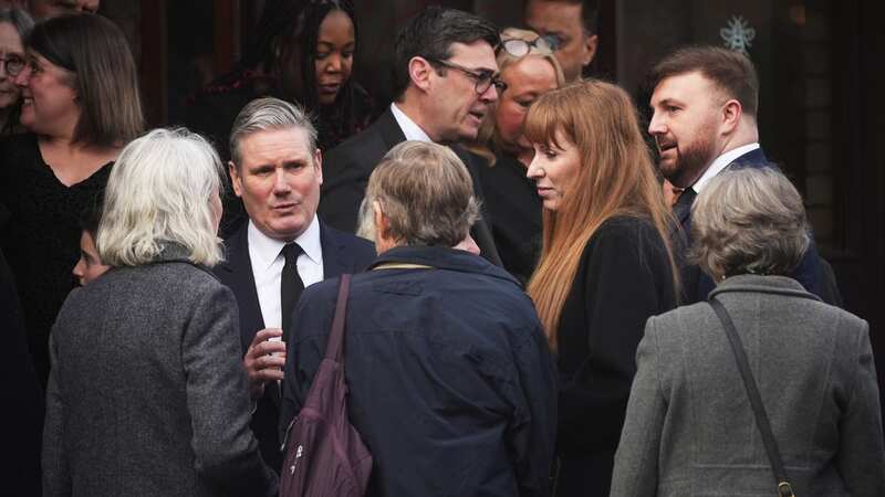 Keir Starmer and Gordon Brown join mourners at Labour