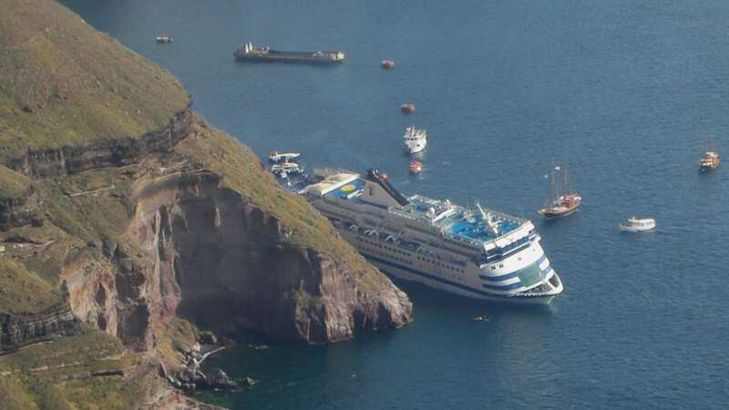 The MS Sea Diamond ran aground and quickly sank (Image: Wikipedia)