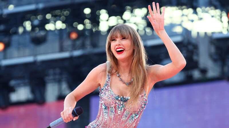 Taylor Swift and Sabrina Carpenter share iconic mash-up onstage during Sydney, Australia concert